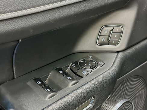 Used 2024 Ford Expedition Max XLT image 15