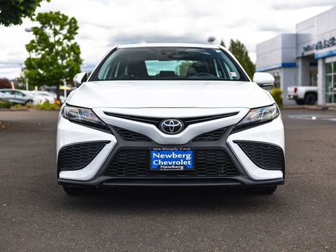 Used 2024 Toyota Camry SE FWD image 7