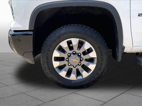 Used 2024 Chevrolet Silverado 2500 Custom w/ Custom Convenience Package AWD/4WD image 11