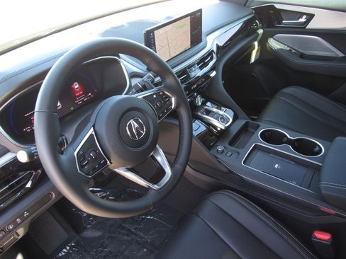 Certified 2026 Acura MDX w/Technology Package image 18