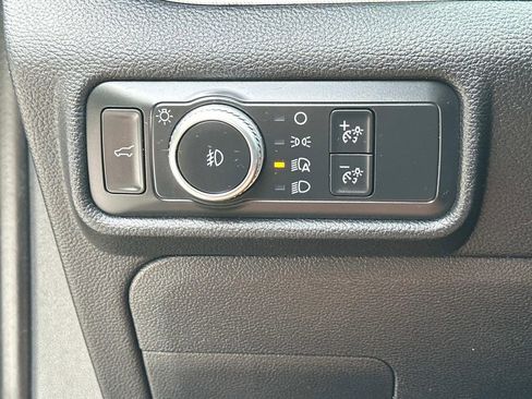 Used 2020 Ford Explorer XLT w/ Equipment Group 202A image 36