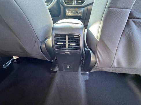 Used 2020 Ford Escape SE image 20