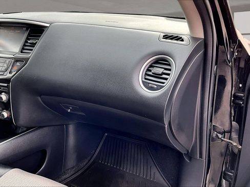 Used 2019 Nissan Pathfinder S AWD/4WD image 18