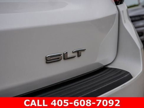 Used 2023 GMC Yukon SLT AWD/4WD image 11