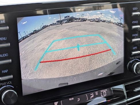 Used 2023 Toyota Sienna XSE w/ XSE Plus Package FWD image 13