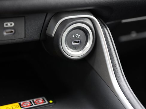 Used 2025 Toyota Grand Highlander AWD image 32