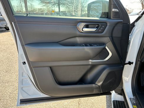 New 2026 Nissan Armada Platinum Reserve image 10