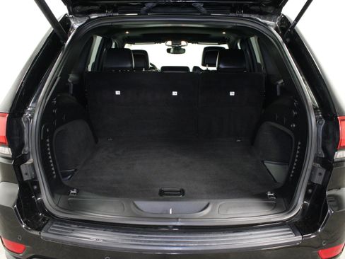 Used 2019 Jeep Grand Cherokee Altitude RWD image 13