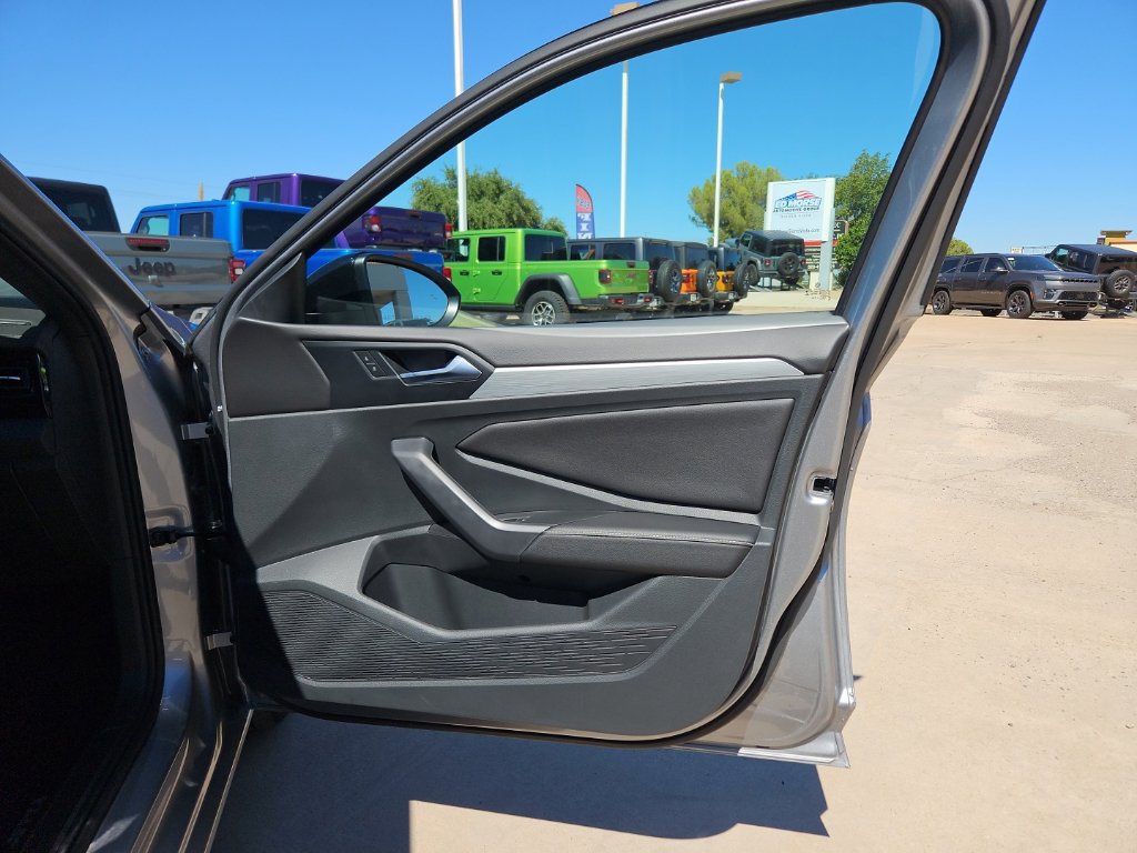 Used 2025 Volkswagen Jetta Sport FWD image 21