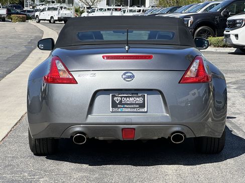 Used 2014 Nissan 370Z Roadster image 6