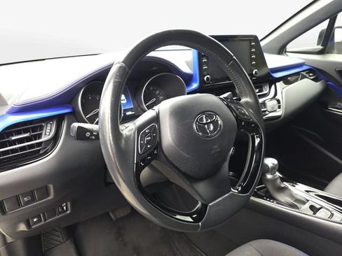 Used 2021 Toyota C-HR XLE FWD image 16