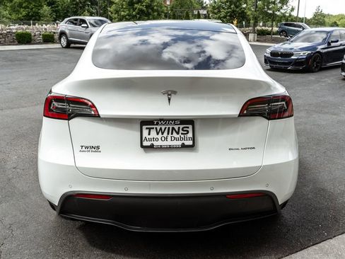 Used 2022 Tesla Model Y Long Range AWD/4WD image 34
