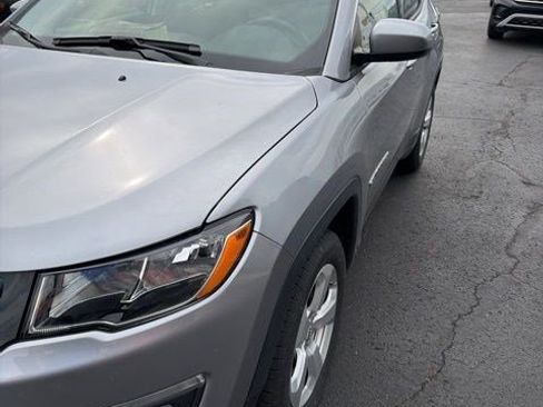 Used 2018 Jeep Compass Latitude image 3