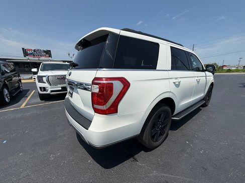 Used 2020 Ford Expedition XLT w/ Equipment Group 202A AWD/4WD image 3