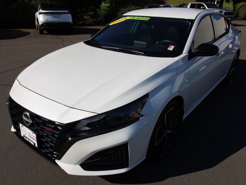 Used 2024 Nissan Altima 2.5 SR image 7