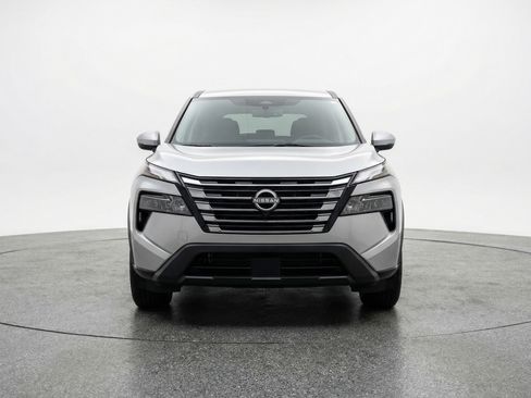 Used 2025 Nissan Rogue SV FWD image 2