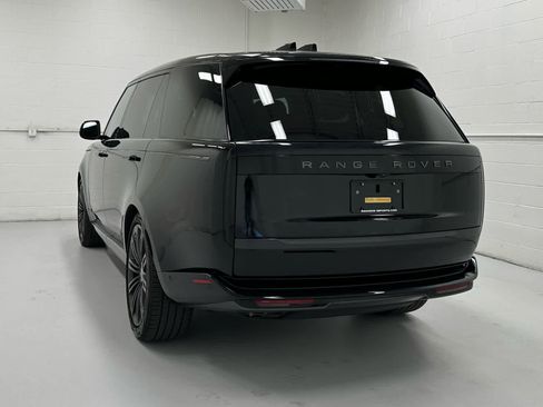 Used 2024 Land Rover Range Rover Long Wheelbase Autobiography image 8