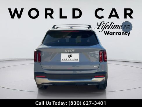 Used 2025 Kia Sorento S AWD/4WD image 4