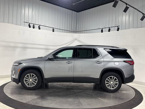 Used 2023 Chevrolet Traverse LT FWD image 15