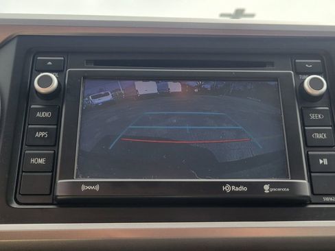 Used 2017 Toyota Tacoma SR5 image 19