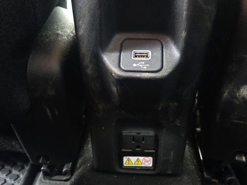 Used 2021 Jeep Renegade Latitude w/ Convenience Group AWD/4WD image 17