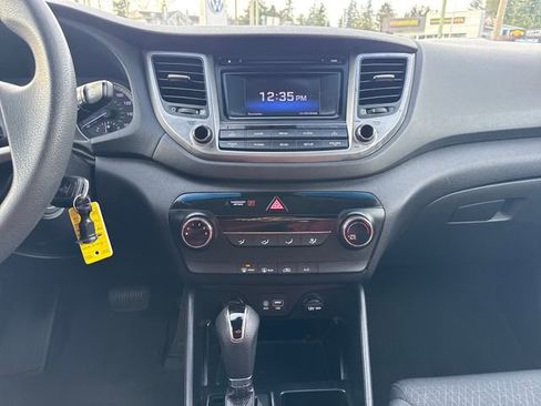 Used 2017 Hyundai Tucson SE image 24