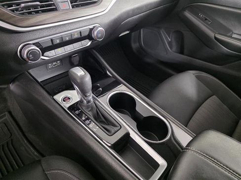 Used 2024 Nissan Altima 2.5 SV FWD image 36