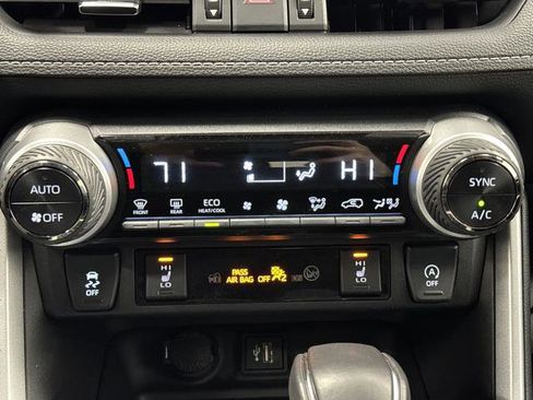 Used 2023 Toyota RAV4 XLE Premium image 19