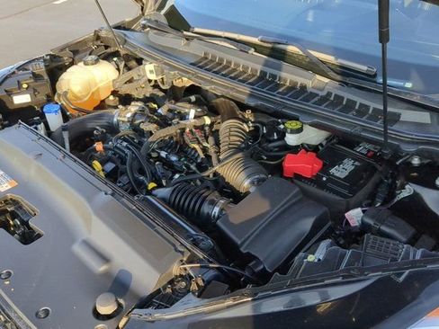 Used 2022 Ford Edge ST image 28