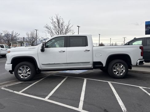 New 2026 Chevrolet Silverado 3500 High Country w/ Technology Package image 2