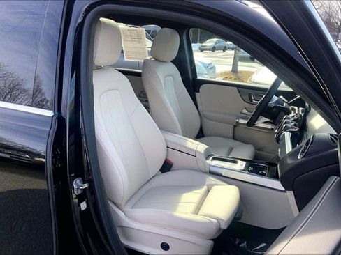 Used 2026 Mercedes-Benz GLB 250 4MATIC image 7