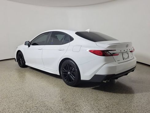 Used 2025 Toyota Camry SE FWD image 7