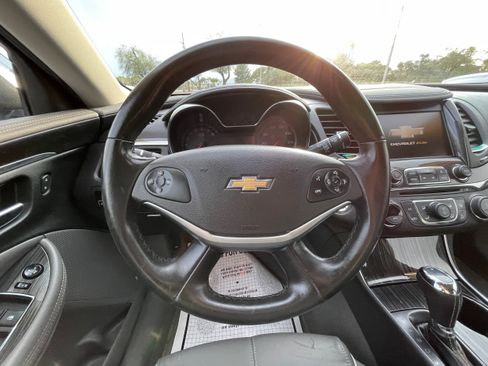 Used 2018 Chevrolet Impala Premier FWD image 13