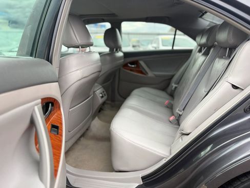 Used 2009 Toyota Camry LE image 18