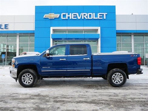 Used 2019 Chevrolet Silverado 3500 LT w/ LT Convenience Package image 4