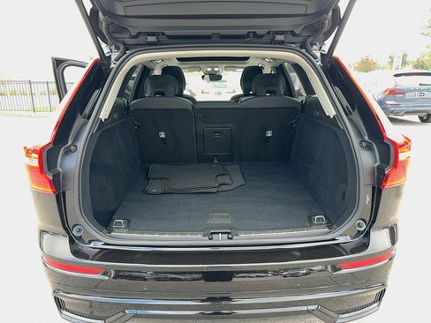 Used 2025 Volvo XC60 B5 Plus w/ Climate Package image 26
