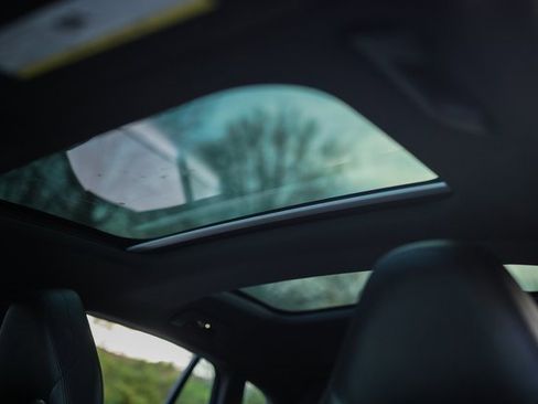 Used 2018 Porsche Panamera 4 image 34