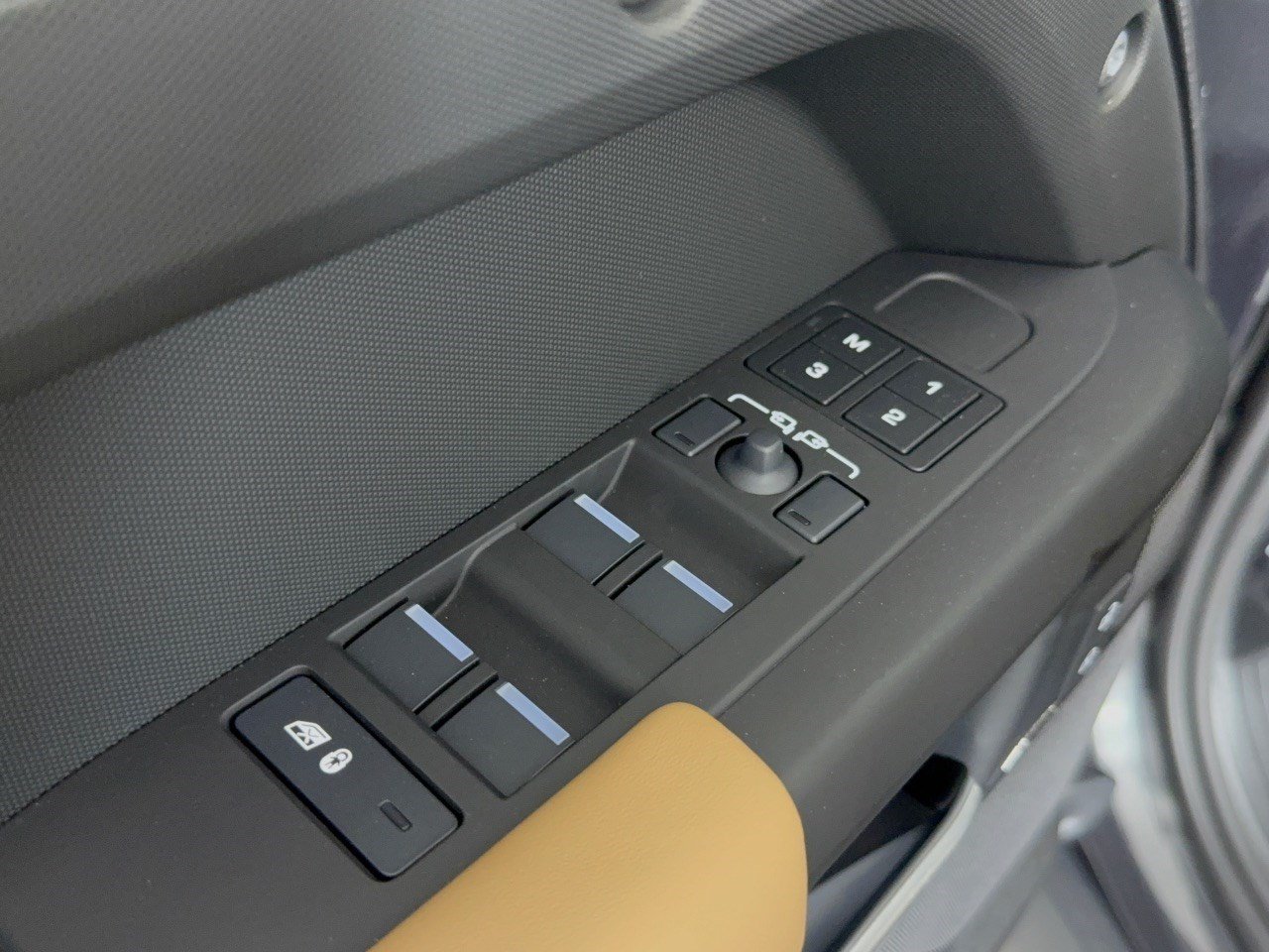 New 2026 Land Rover Defender 110 S AWD/4WD image 15