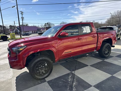 Used 2025 Toyota Tacoma 2WD Double Cab image 5
