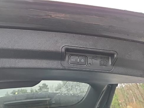Used 2023 Ford Explorer XLT w/ Equipment Group 202A AWD/4WD image 2