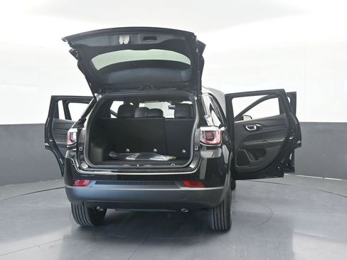 New 2026 Jeep Compass Latitude image 69