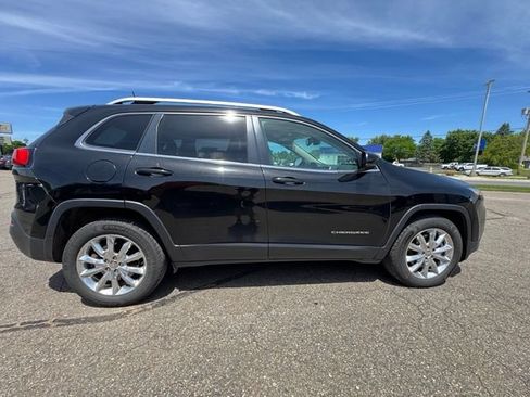 Used 2017 Jeep Cherokee Limited AWD/4WD image 8