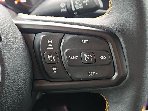 Used 2024 Jeep Gladiator Sport AWD/4WD image 25
