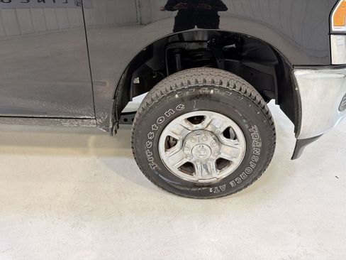 Used 2024 RAM 2500 Tradesman w/ Chrome Appearance Group image 28