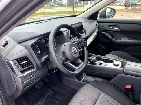 Used 2024 Nissan Rogue SV image 8