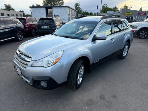 Used 2014 Subaru Outback 2.5i Limited AWD/4WD image 5