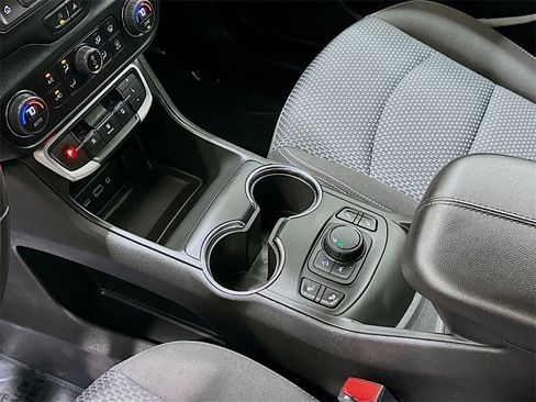 Used 2023 GMC Terrain SLE w/ Driver Convenience Package image 16