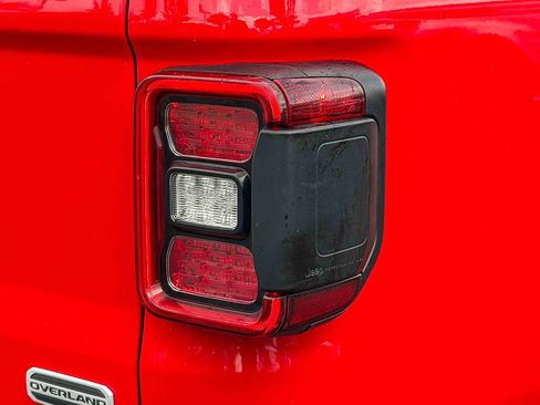 Used 2020 Jeep Gladiator Overland image 8