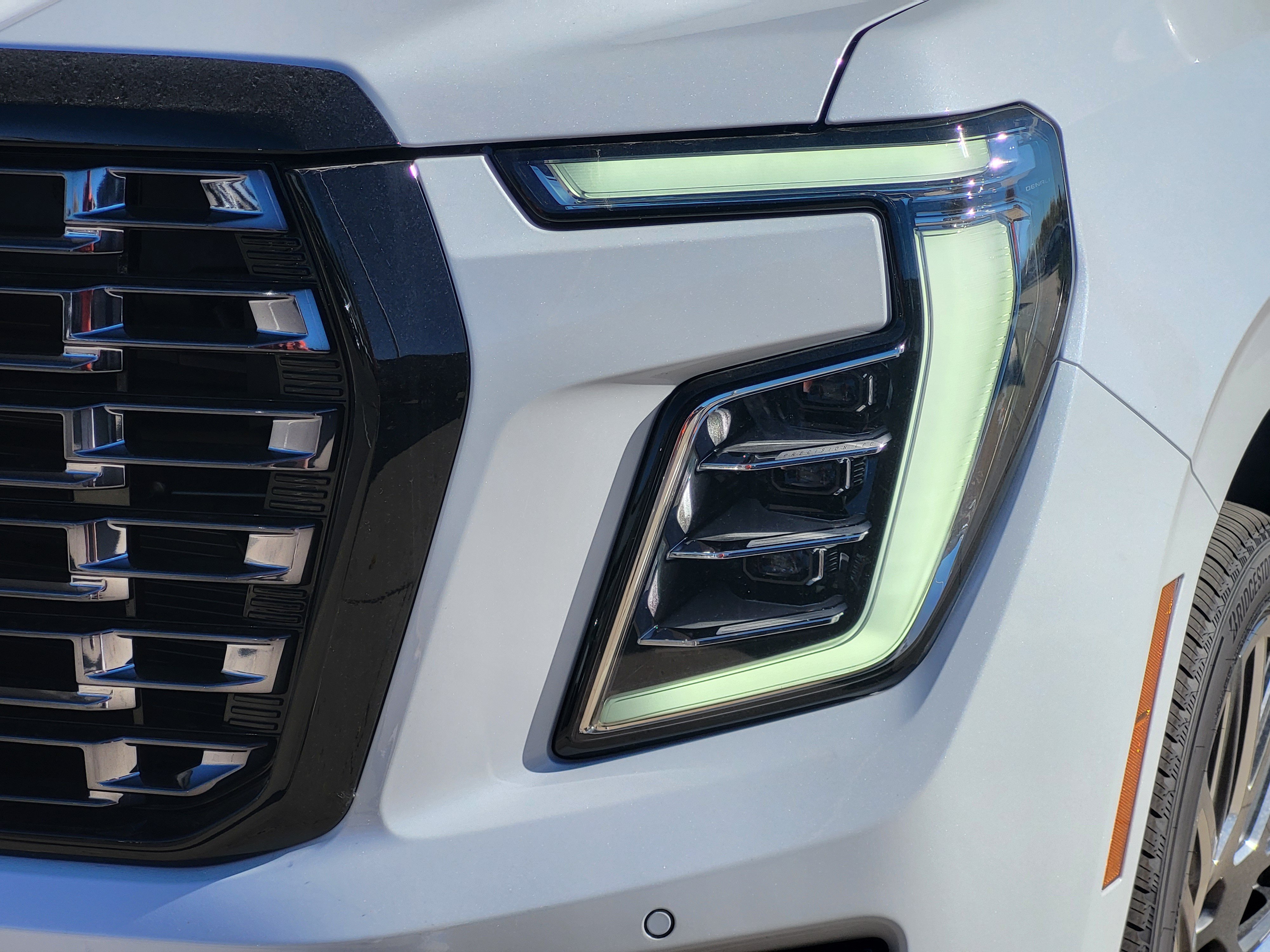 New 2027 GMC Yukon XL Denali Ultimate w/ LPO, Illumination Package AWD/4WD image 9