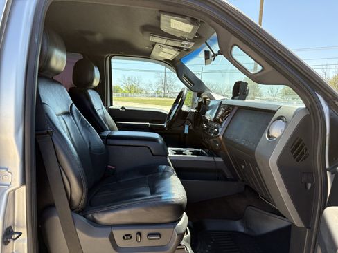 Used 2012 Ford F250 Lariat w/ Lariat Interior Pkg image 15